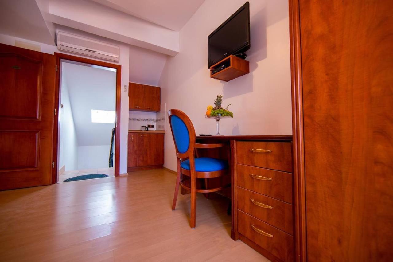 Apartments Villa Cardo Малі Стон Екстер'єр фото