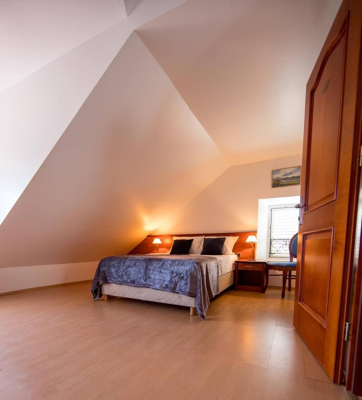 Apartments Villa Cardo Малі Стон Екстер'єр фото
